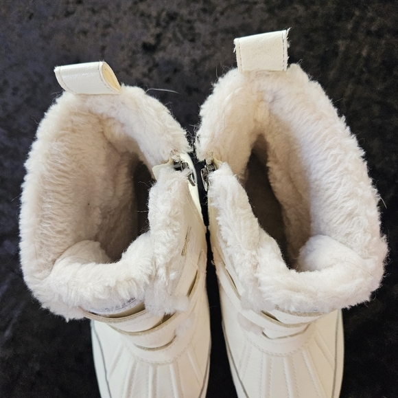 UGG Koolaburra White Boots Size 10 - Picture 3 of 5